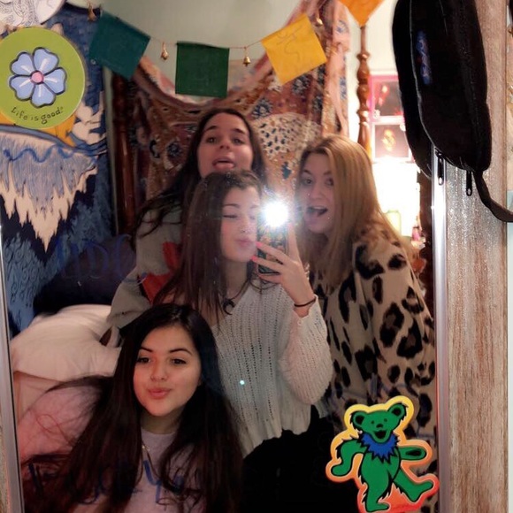 Meet your Posher, Lexi - Picture 3 of 3